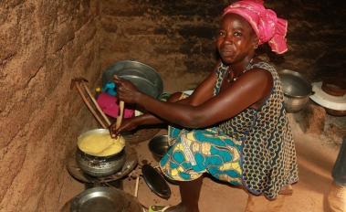 Carbon Credits Serve up Clean Cooking Options for West African Farmers