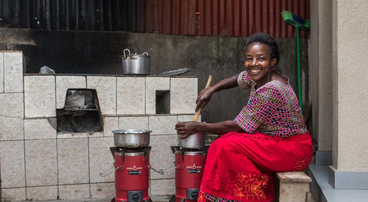 Carbon Credits Help Cooks Breathe Easier Carbon Credits Help Cooks Breathe Easier